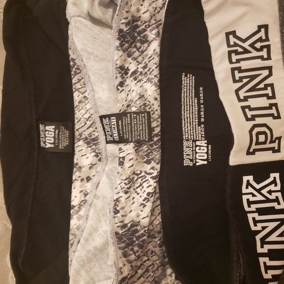 SOLD- 3 Pair Snakeskin & Grey Legging Lot - Picture 4 of 4